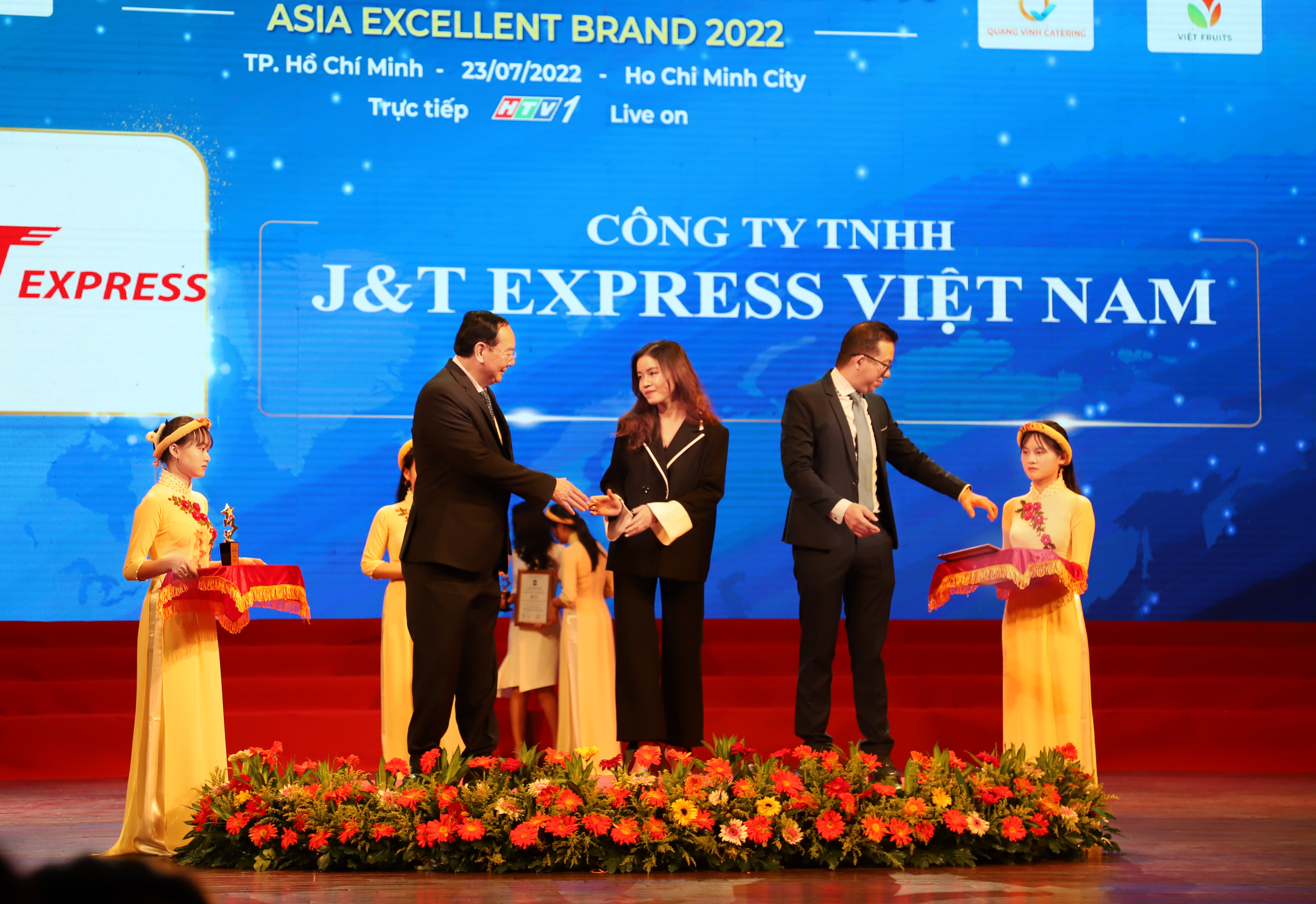 J&T Express được vinh danh "Top 10 thương hiệu xuất sắc Châu Á 2022"